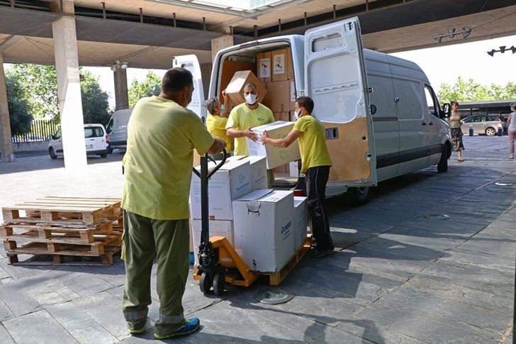 Castilla-La Mancha ha distribuido esta semana más de 275.000 artículos de protección a los centros sanitarios