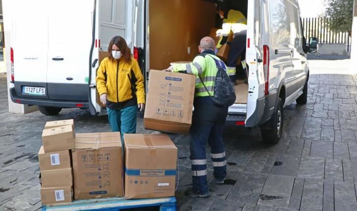Castilla-La Mancha ha distribuido esta semana más de 300.000 de artículos de protección para profesionales sanitarios