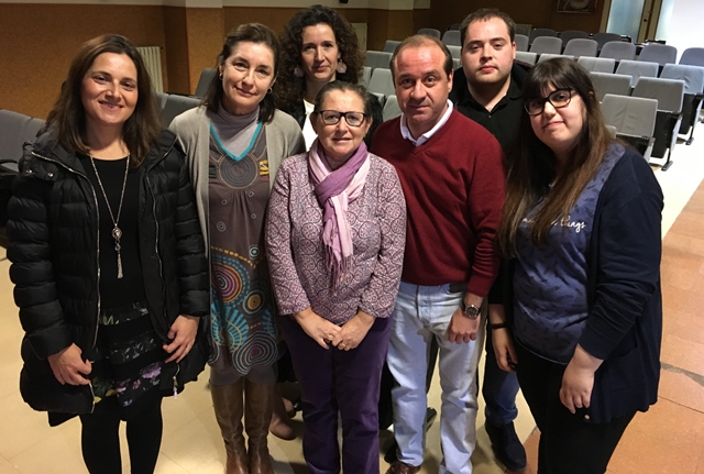 Médicos residentes del hospital de Albacete imparten clases sobre el correcto uso de las redes sociales