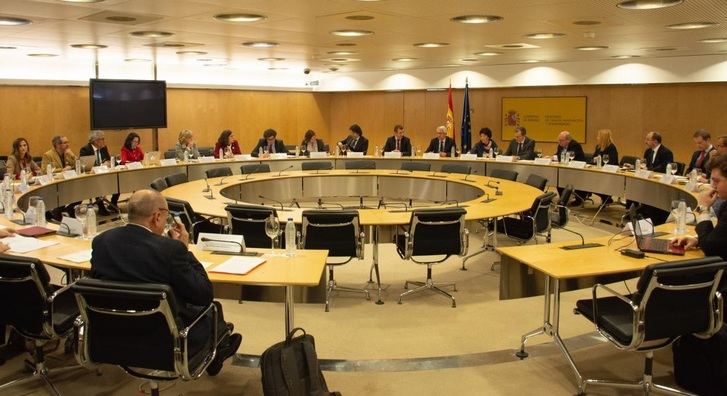 La Junta de Castilla-La Mancha aspira a que se mejoren las becas de estudios en la región