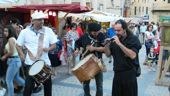 Llega la tercera edición del mercado tradicional con artesanía de autor a Chinchilla (Albacete)