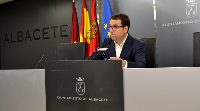 Polémica tras la reunión Page-Serrano. Belinchón (PSOE) califica al alcalde de Albacete de “irresponsable”