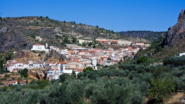 Herido un hombre de 50 años al caer por una ladera cuando pescaba en Molinicos (Albacete)