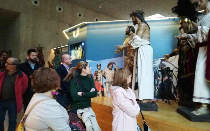 Tambor y procesión unidos en el Museo de Semana Santa de Hellín (Albacete)