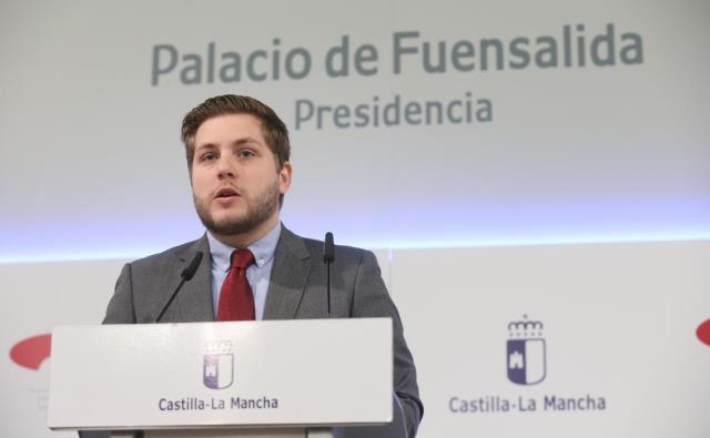 El portavoz del gobierno de Castilla-La Mancha, Nacho Hernando, en su intervención hoy.