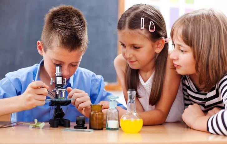 ANPE anima a las familias a que matriculen a sus hijos en centros públicos