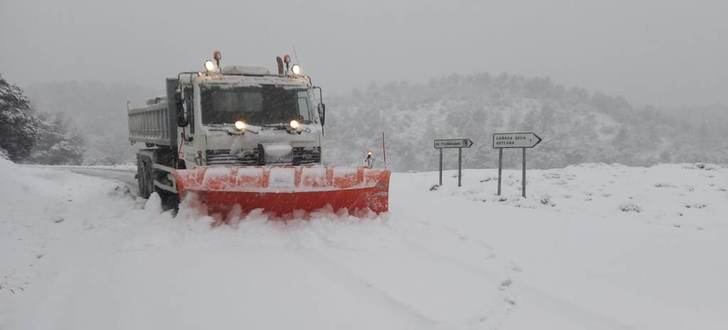 La Diputación de Albacete emplea más de 80 toneladas de sal para facilitar la circulación