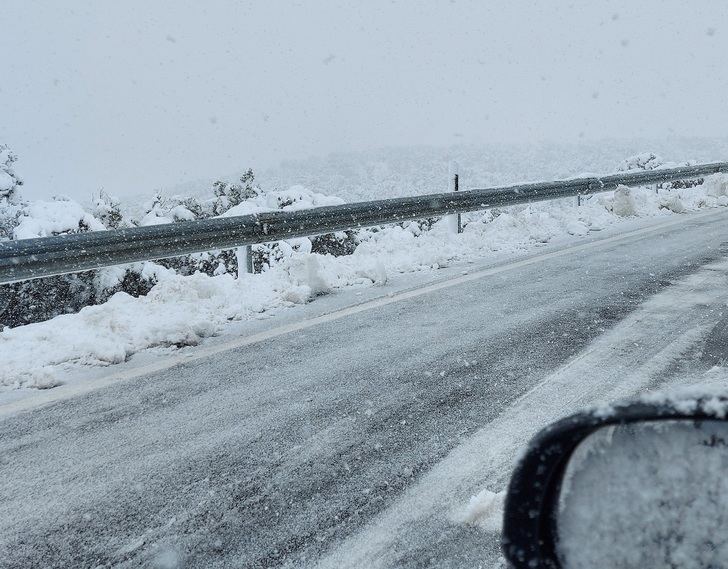 44 toneladas de sal en más de 1.600 kilómetros de carreteras afectadas por la nieve en Albacete