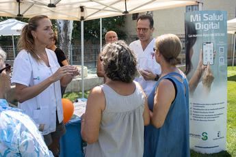 Profesionales de Atención Primaria de Almansa impulsan la prevención del melanoma en piscinas municipales