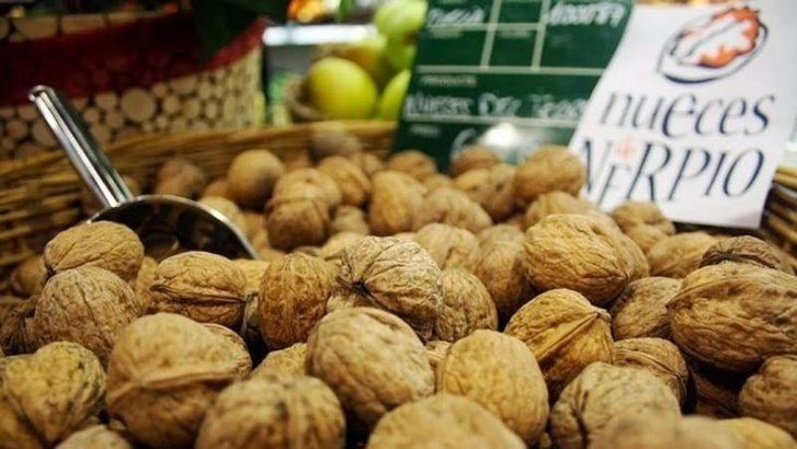 Consumir nueces reduce más el riesgo de enfermedades cardiovasculares que comer otros frutos secos