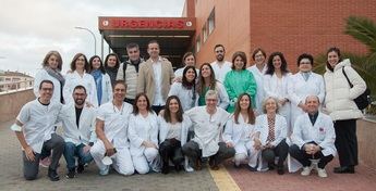 El Hospital de Alcázar de San Juan forma a los futuros oftalmólogos con un simulador quirúrgico