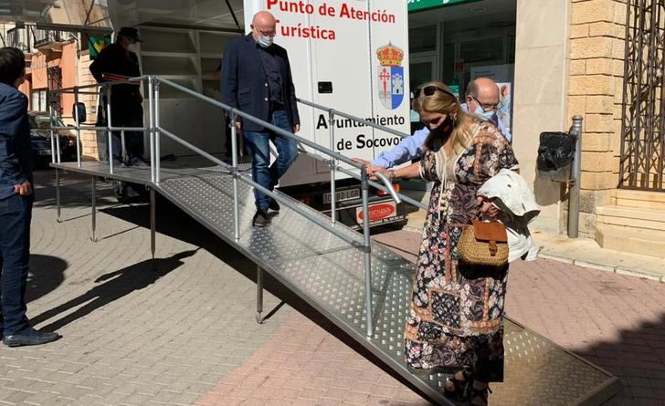 La oficina móvil de información turística sigue dando a conocer el patrimonio de Socovos (Albacete)