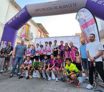 Ciclismo en Ontur: Cerca de 90 corredores brillan en el VIII Trofeo Escuelas CC Onturense