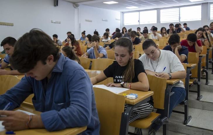 Simón no descarta ahora que los estudiantes tengan que llevar mascarillas, “dependerá de la distancia”