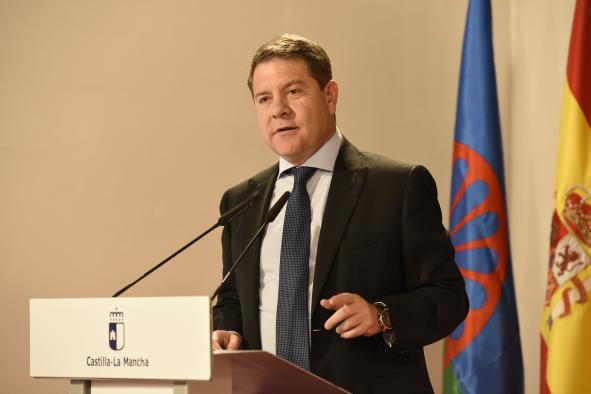 García-Page anuncia la aprobación de 80.000 ayudas para adquirir libros de texto y becas comedor