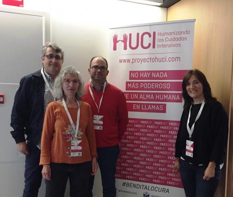 Enfermeros y enfermeras del Hospital Universitario de Albacete exponen su trabajo en las IV jornadas de humanización en Vigo