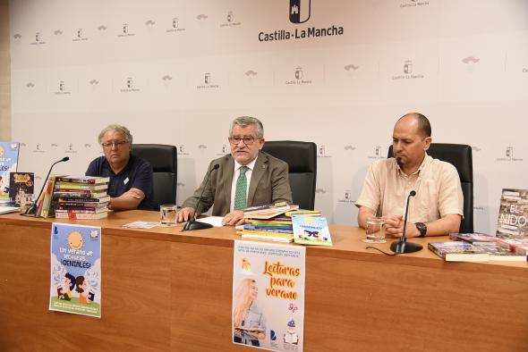 Castilla-La Mancha facilita 24 títulos infantiles y juveniles para fomentar la lectura en verano