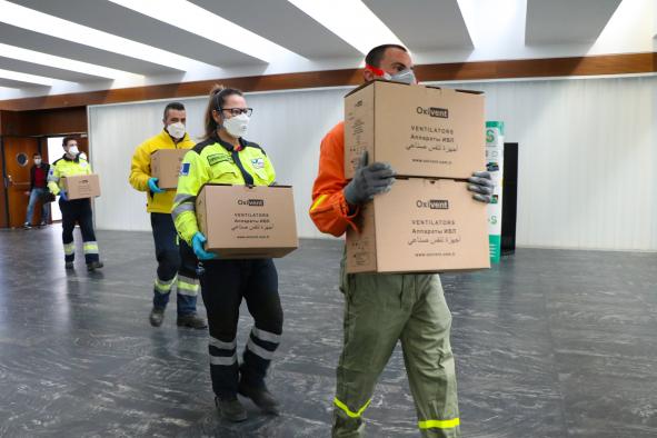 Castilla-La Mancha reparte 260.000 artículos de protección para los sanitarios, entre ellos 8.200 test