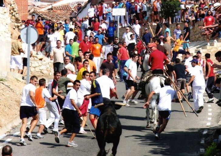 El Gobierno de Castilla-La Mancha declara el tradicional encierro de ‘La Charcuela’ de Uceda como Fiesta de Interés Turístico Regional