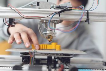 Castilla-La Mancha invertirá casi 2 millones de euros en innovación educativa para 480 centros escolares