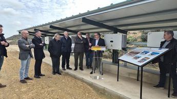 La Comunidad de Regantes de Balazote-La Herrera recibe una planta solar flotante