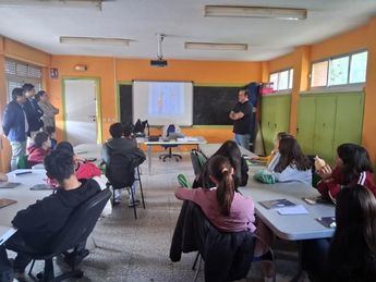 El Programa de Competencias Digitales para la Infancia (CODI) capacita a jóvenes en el uso seguro de medios digitales
