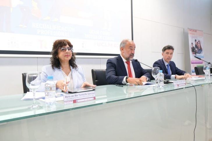 Más de 350 docentes se beneficiarán de microcredenciales gratuitas de la UCLM con una inversión de 80.000 euros