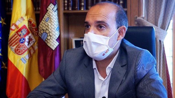 Bellido planteará a PP, PSOE y Cs blindar un acuerdo para excluir debates de ámbito nacional de los plenos en las Cortes