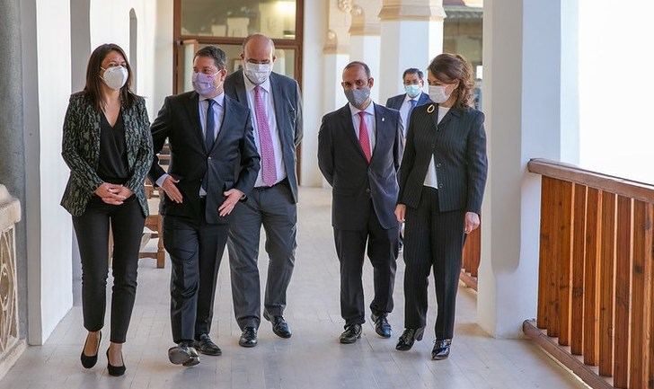 Castilla-La Mancha adelanta su plan de vacunación y empezará a inmunizar a la población de entre 70 y 80 años la próxima semana