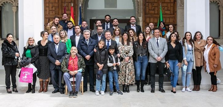 Page anuncia un “planteamiento estratégico” para el pueblo gitano dotado con 1,1 millones de euros