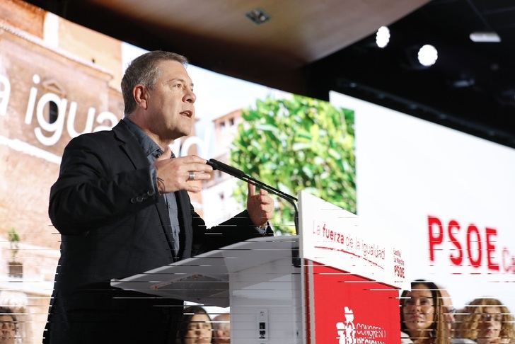 Ovación de pie para Emiliano García-Page en Toledo en el congreso del PSOE