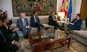Serrano solicita a Page aumentar los servicios de urgencias en Albacete y construir la autovía que conecte con Cuenca