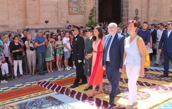  Elche de la Sierra (Albacete) se muestra al mundo con sus increíbles alfombras de serrín