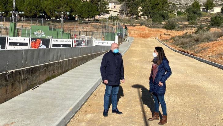 La Junta y el Ayuntamiento de Elche de la Sierra impulsan diferentes mejoras en la piscina municipal