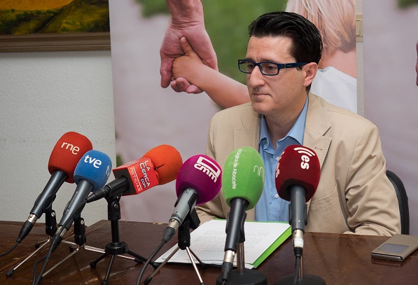 Pedro Soriano propone transcribir los plenos y documentos municipales del Ayuntamiento de Albacete a Braille
