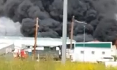 Crece la preocupación en Pepino (Toledo) por el incendio de una chatarrería en un polígono industrial
