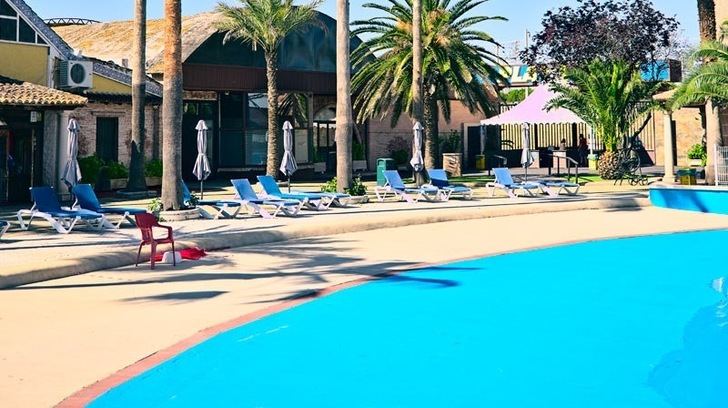 Heridos cuatro jóvenes al precipitarse a una piscina vacía en el Playa Park de Ciudad Real