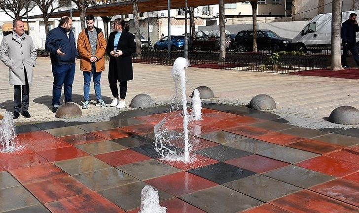 La plaza de los Depósitos del Sol de Albacete ofrece una imagen muy renovada