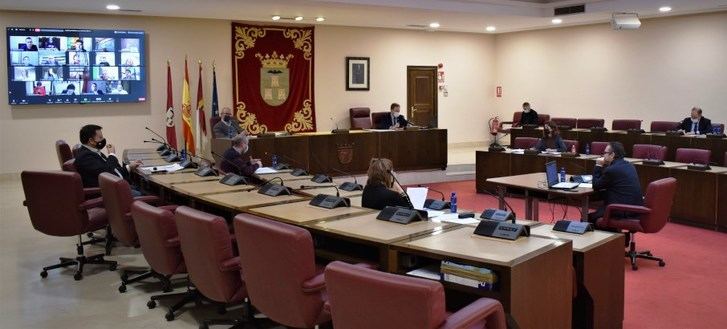 El pleno de Albacete se opone por mayoría a la instalación de macrogranjas en el municipio