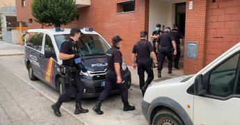 La Policía Nacional desaloja seis viviendas ocupadas ilegalmente en la calle Cuba de Guadalajara