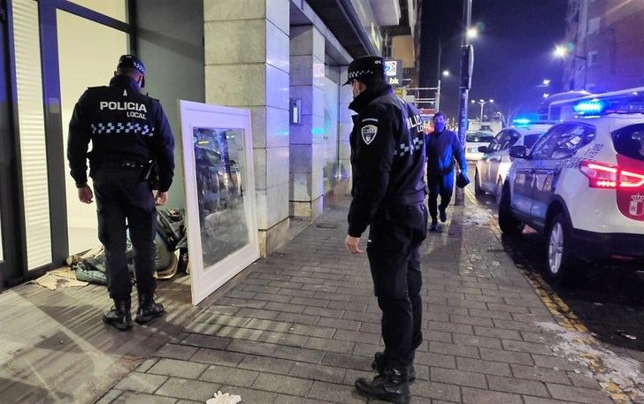 La Policía Local de Albacete atendió durante el período invernal a 20 personas pernoctando en la calle