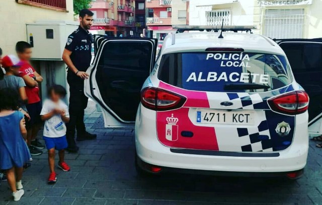 Más de 200 jóvenes han visitado la Policía Local de Albacete durante este mes, la mayoría de escuelas de verano