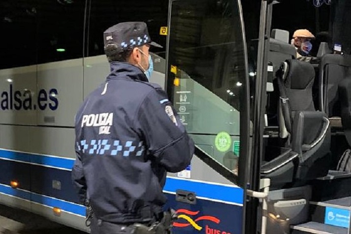 La Policía Local de Albacete participa en la campaña de la DGT para controlar el transporte escolar