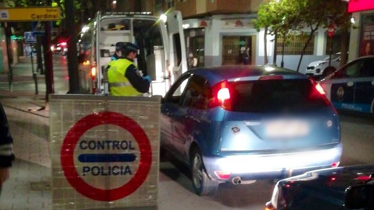 La Policía Local de Albacete intervino en dos fiestas en domicilios y denunció a 15 personas
