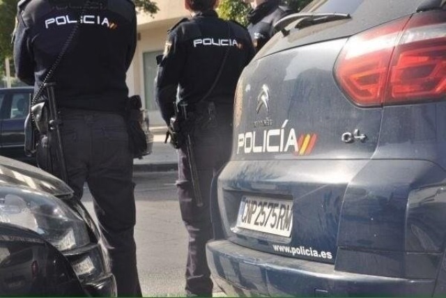 Detienen a tres hombres en Albacete mientras sustraían el catalizador de un vehículo
