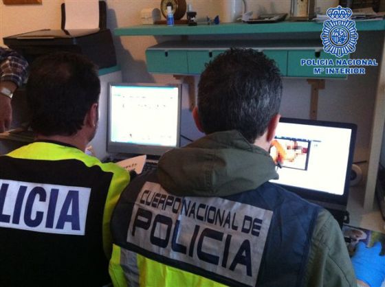 Detenido en un joven en Albacete un que compartía pornografía infantil por WhatsApp