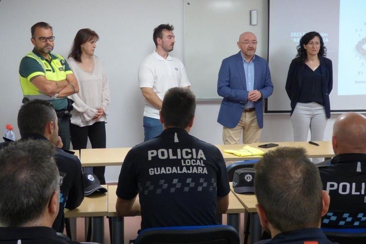 175 policías locales de Castilla-La Mancha se han formado, desde el 2016, en detección del consumo de drogas entre los conductores