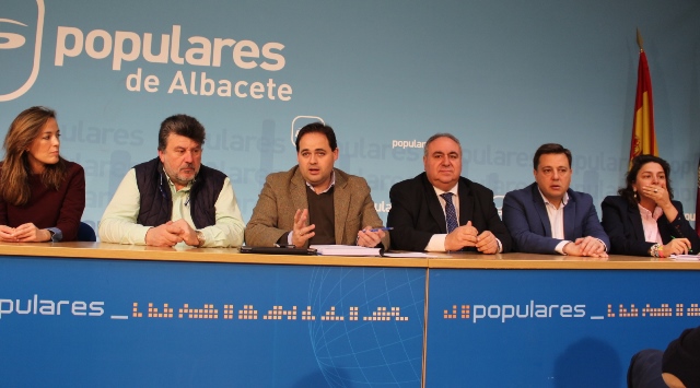 Un momento de la reunión de la directiva del PP de Albacete.