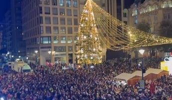 Más de 15.000 albaceteños celebran las Precampanadas 2024 en el Altozano