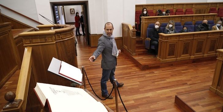 Las Cortes celebran con iluminación de la fachada, una exposición y ‘puertas abiertas’ el Día de Castilla-La Mancha